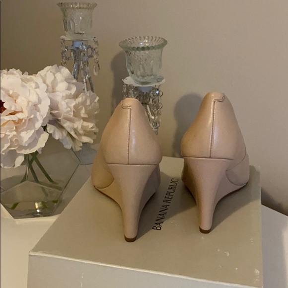 Banana Republic rorie wedge - Picture 3 of 6